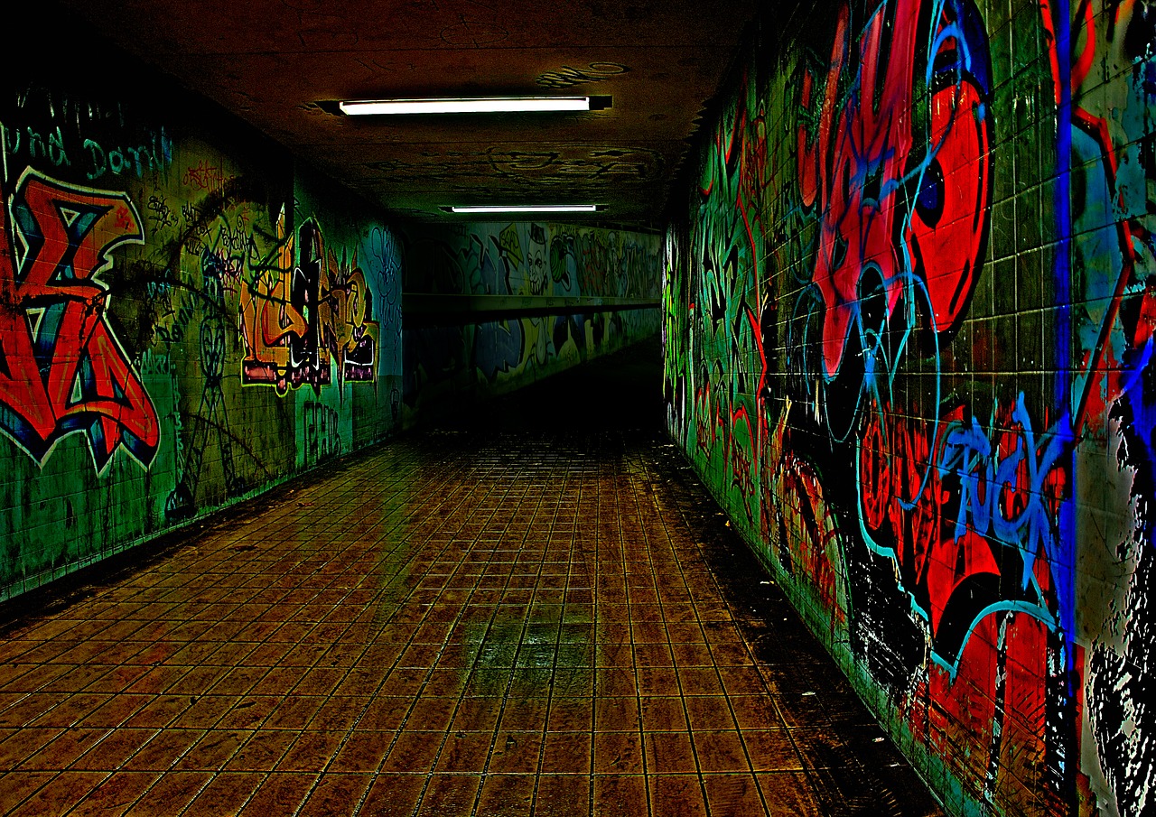 Grafiti, Naktis, Pylimas, Spalva, Neoninė Šviesa, Vienas, Toli, Tunelis, Naktinė Nuotaika, Nemokamos Nuotraukos