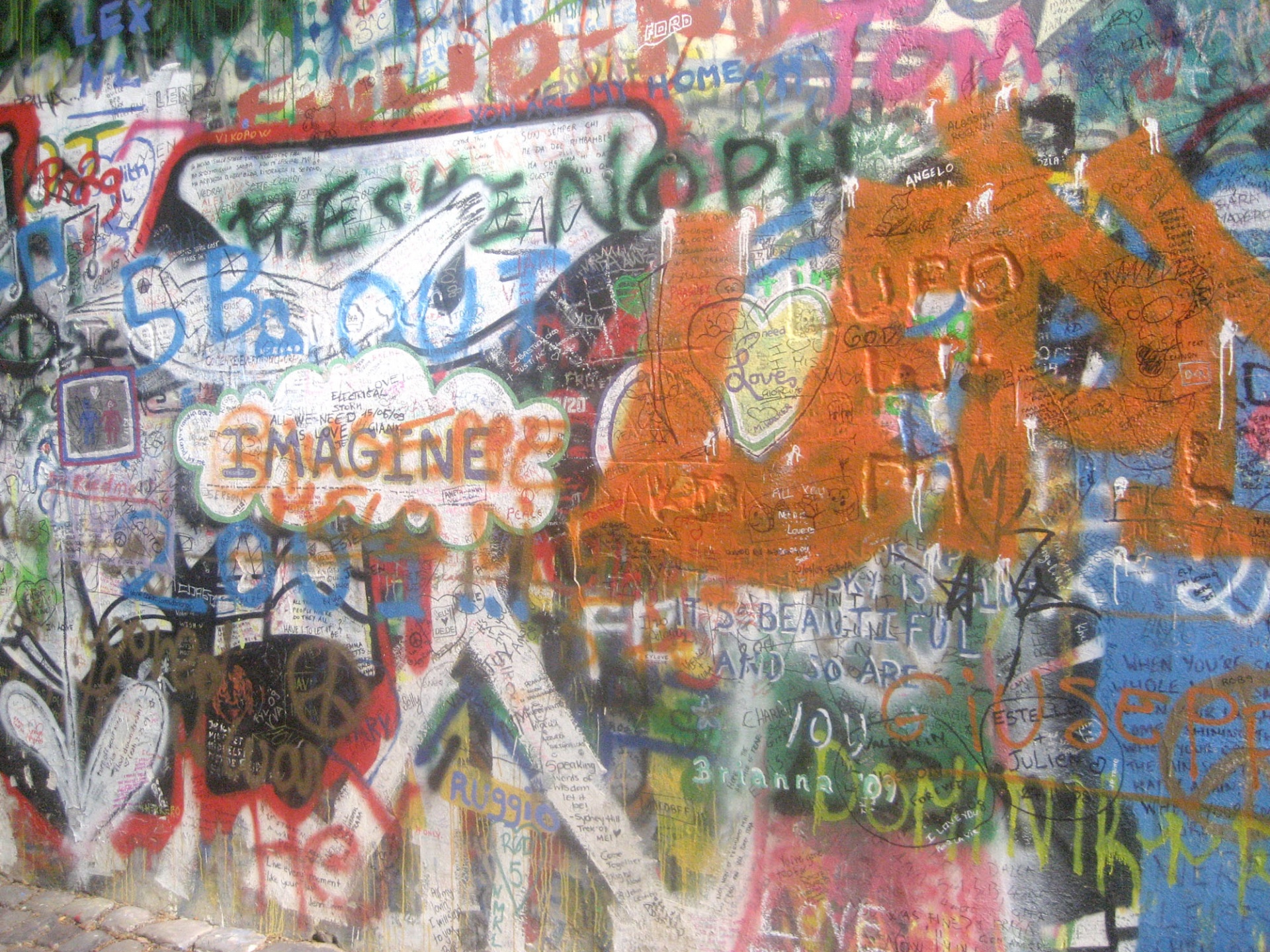 Grafiti,  Siena,  Vandalas,  Deface,  Įsivaizduok,  Rašyti,  Meilė,  Indėlis,  Kalbėti,  Žodžiai