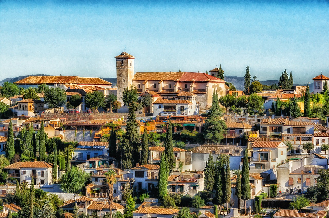 Granada, Ispanija, Miestas, Miesto, Pastatai, Architektūra, Namai, Namai, Dangus, Debesys