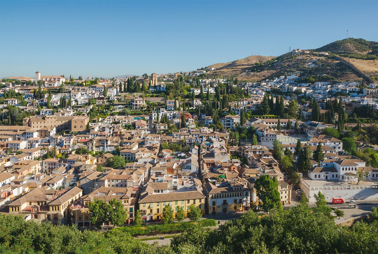Granada, Ispanija, Miestas, Panorama, Pastatai, Architektūra, Kalnai, Miestai, Miesto, Medžiai