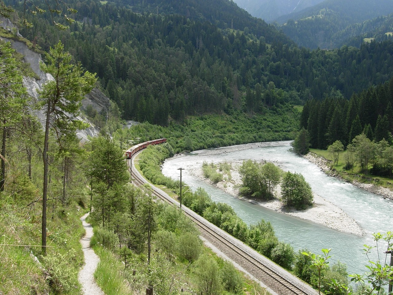 Graubünden,  Traukinys,  Kraštovaizdis,  Upė,  Slėnis, Nemokamos Nuotraukos,  Nemokama Licenzija