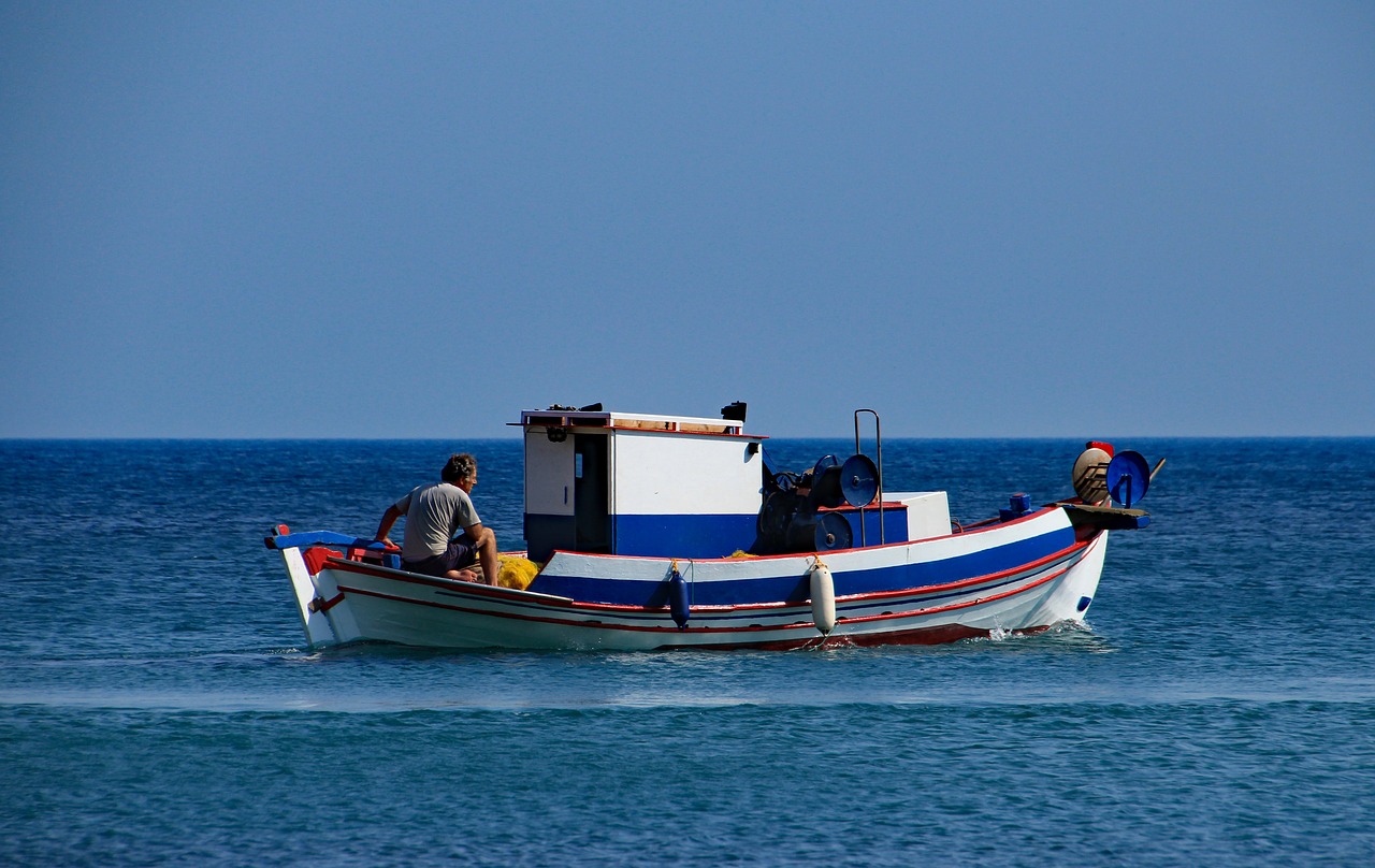 Graikija, Samos, Žvejybos Laivas, Mėlynas, Jūra, Mėlyna Jūra, Banga, Vanduo, Sala, Horizontas