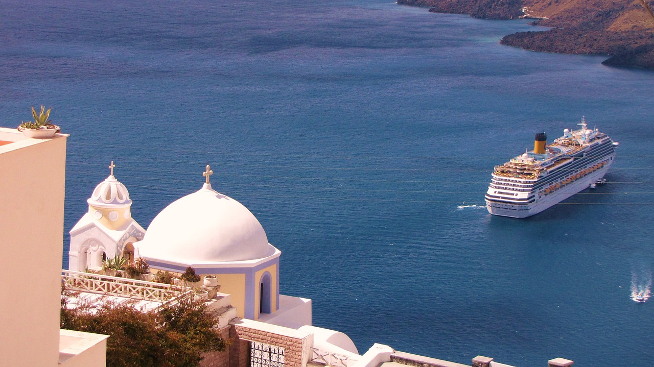Graikija, Santorini, Sala, Jūros Vaizdas, Laivas, Kruizas, Bažnyčia, Vanduo, Turizmas, Atostogos