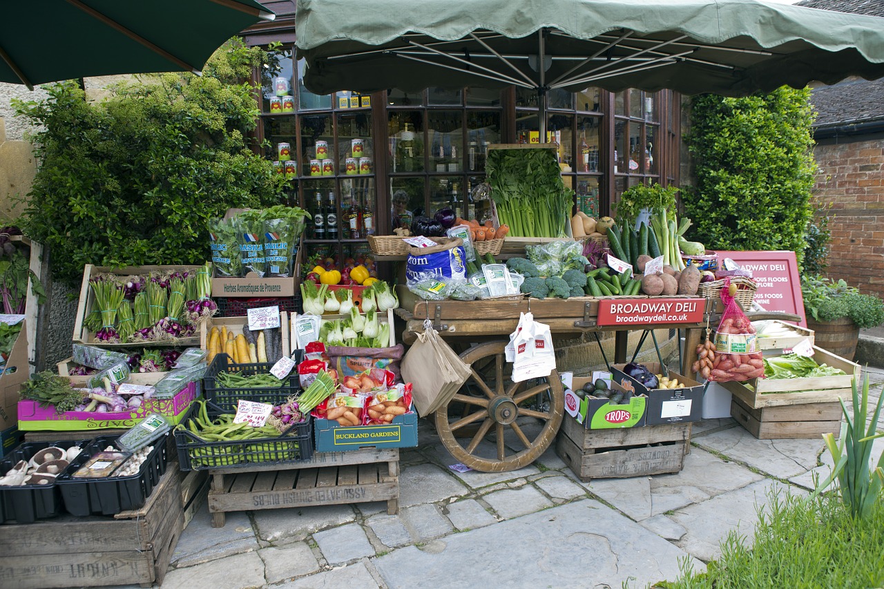 Greengrocer Rankinė,  Daržovių Ekranas,  Seni Mediniai Padėklai Ir Dėžės,  Akmens Danga,  Parduotuvės Langas,  Plačiajuostis,  Cotswolds,  Uk, Nemokamos Nuotraukos,  Nemokama Licenzija