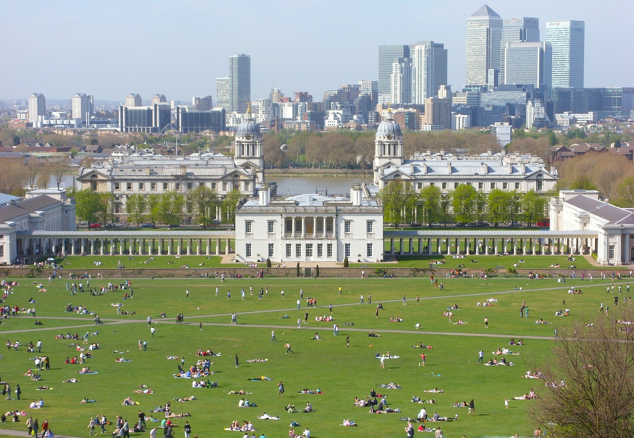 Greenwich, Anglija, Didžioji Britanija, Kraštovaizdis, Parkas, Žolė, Pastatai, Dangoraižiai, Miesto, Žmonės