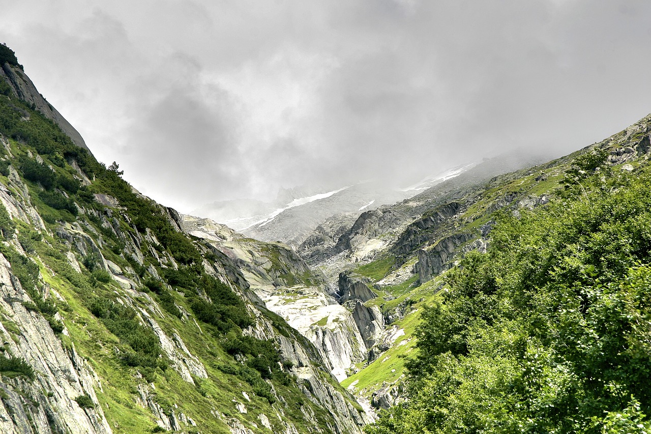 Grimsel Pass, Šveicarija, Kalnai, Berni Oberland, Kraštovaizdis, Kalnų Pasaulis, Gamta, Akmenys, Pilka, Žalias