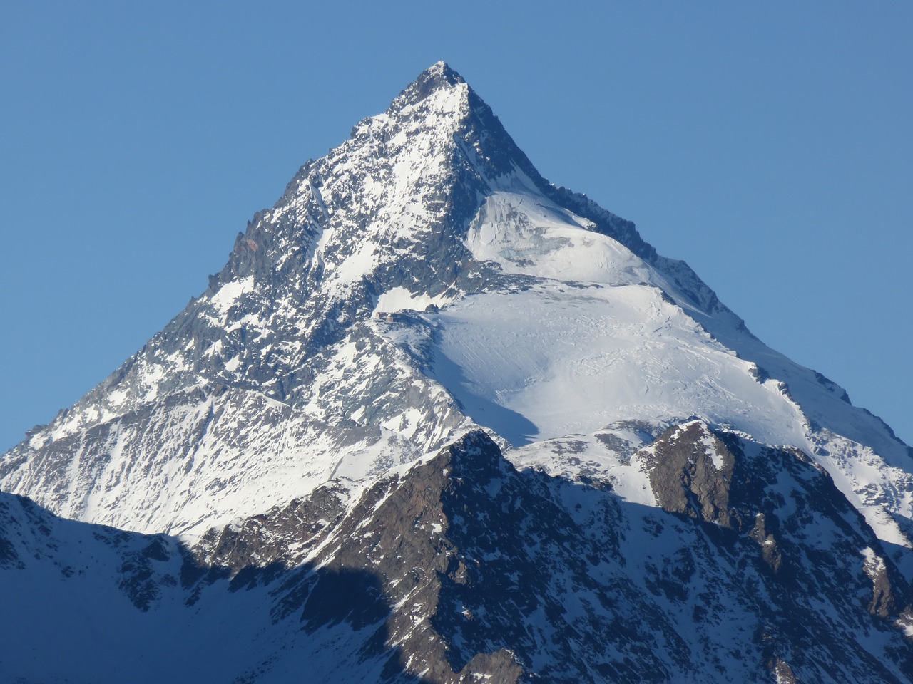 Grossglockner, Aukščiausiasis Austrija, Ereliai Poilsio, Masyvas, Kalnai, Sniegas, Gamta, Vaizdas, Žiema, Debesuota