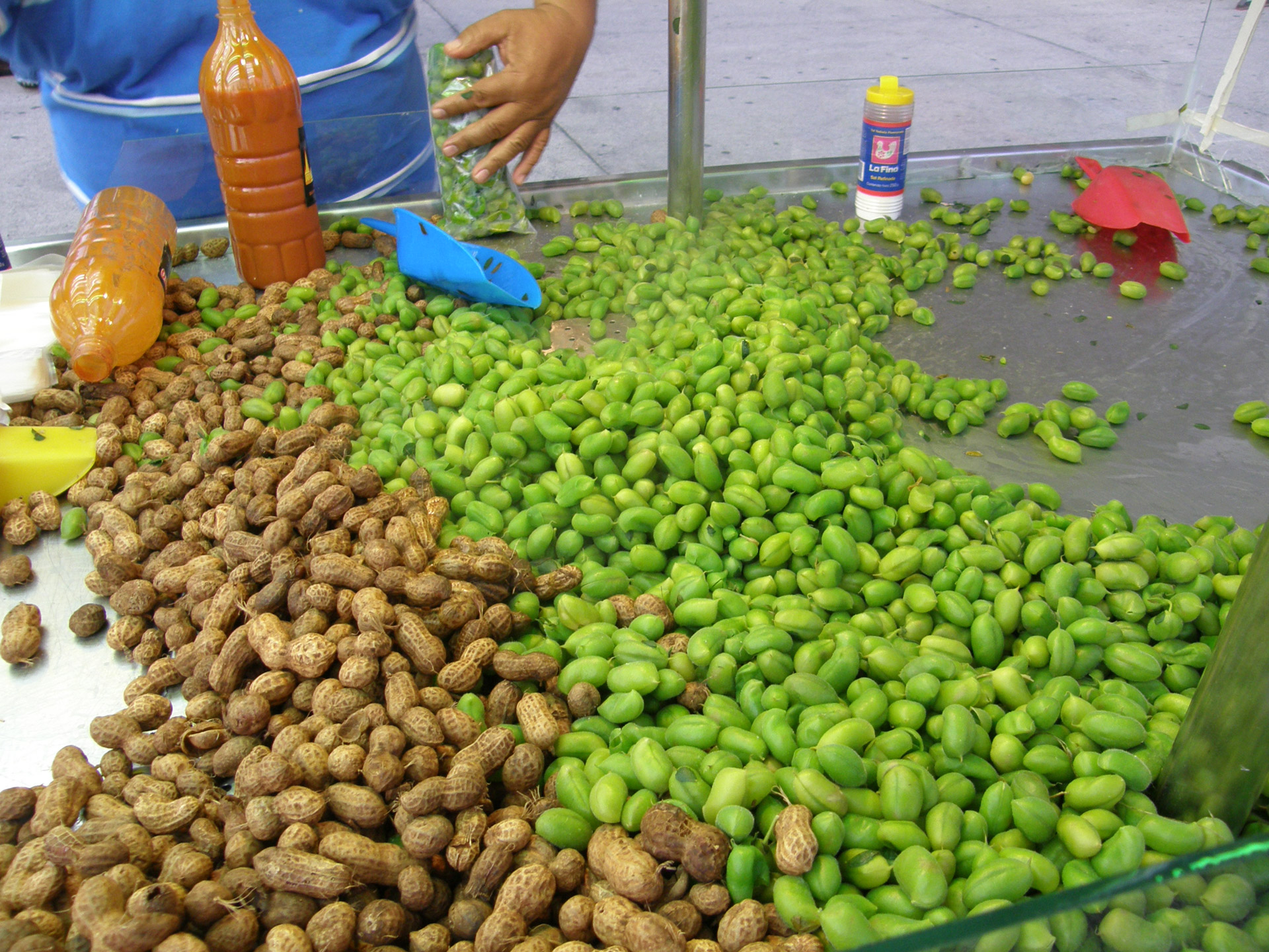 Зеленый арахис. Cacahuates Sabritas Kacang. Garbanza Frijoles arsa grown in Mexico Sinaloa.