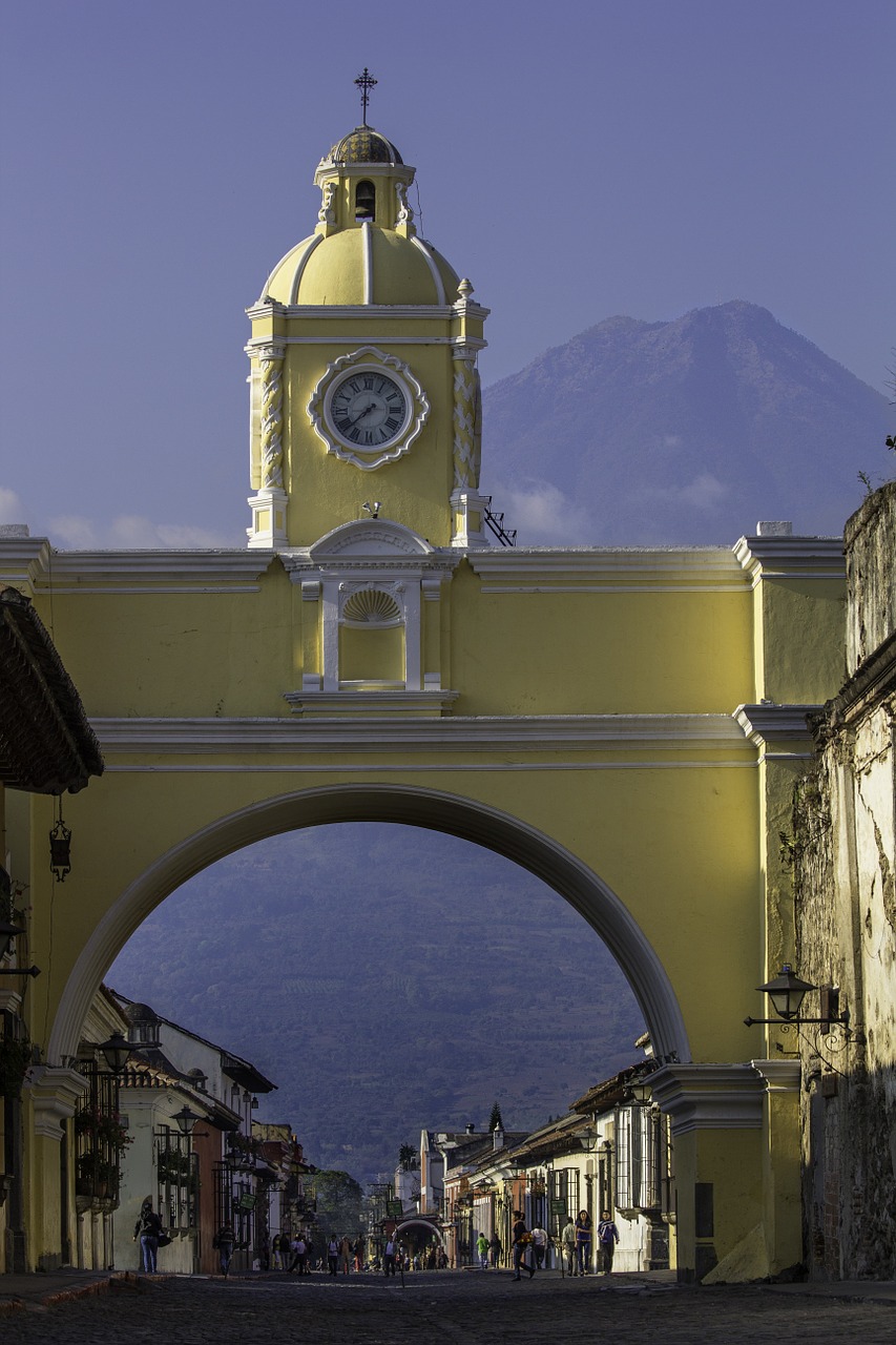 Gvatemala,  Centrinė Amerika,  Antigua Guatemala,  Lotynų Amerika,  Šuo,  Gatves,  Kelionė,  Skrybėlę,  Vulkaninis,  Lankas