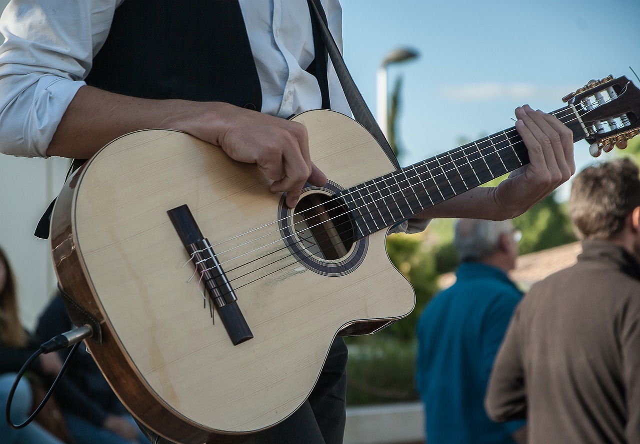 Gitara, Gitaristas, Gatvės Muzikantas, Muzika, Nemokamos Nuotraukos,  Nemokama Licenzija