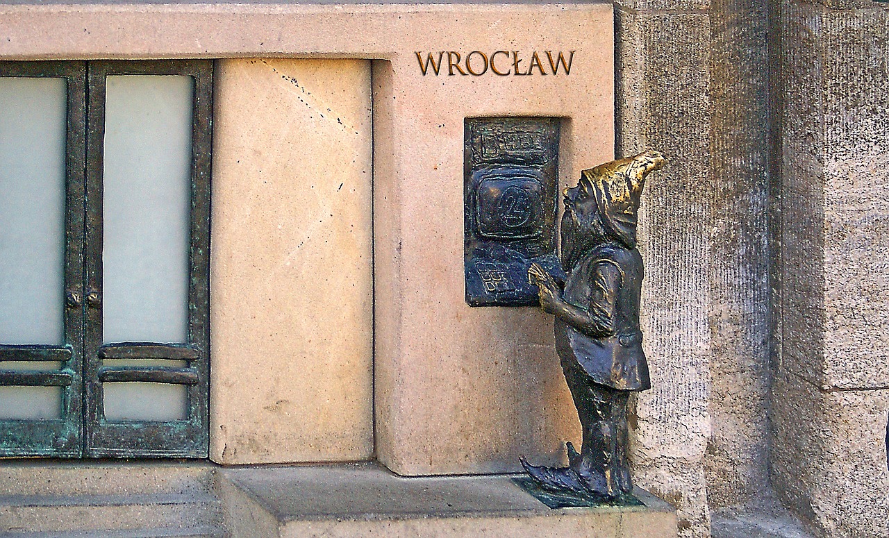 Vaikinas, Gnome, Vyras, Siluetas, Ornamentas, Simbolis, Figūrėlė, Wrocław, Durys, Fasadai