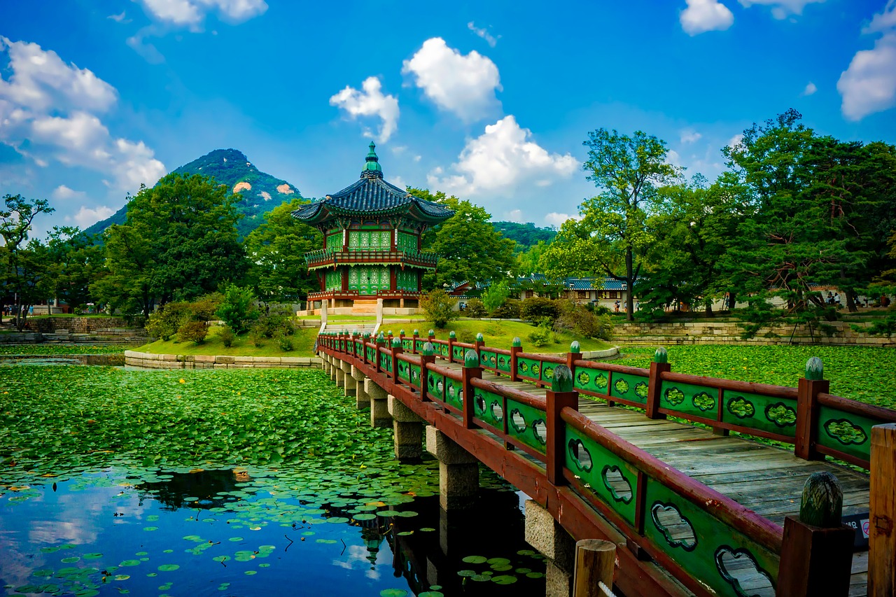 Gyeongbokgung Rūmai, Šventykla, Pietų Korėja, Orientyras, Istorinis, Tvenkinys, Kalnai, Kraštovaizdis, Atrakcionai, Turizmas