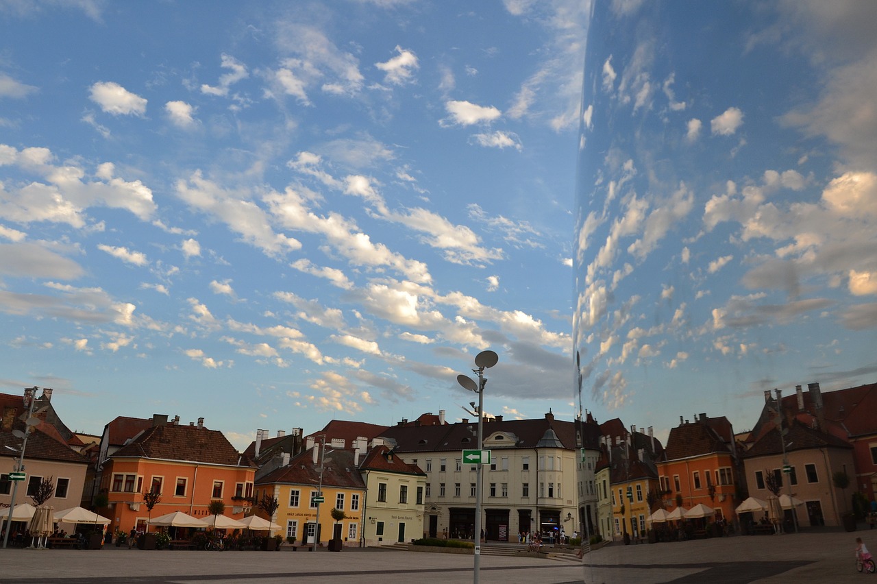 Győr, Dunakapu Aikštė, Statula, Atspindys, Kvadratas, Namai, Miestas, Vakare, Architektūra, Nemokamos Nuotraukos