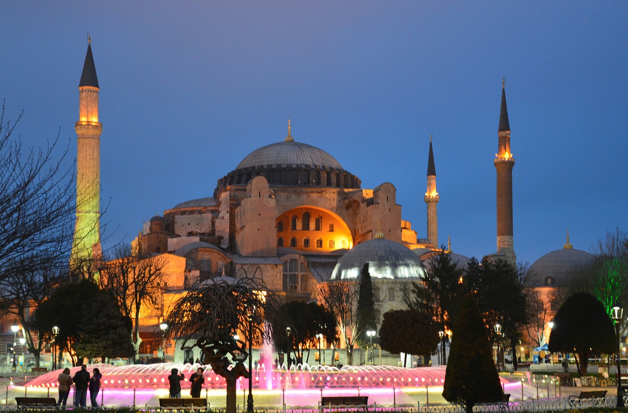 Hagia Sophia, Ayasofya, Naktis, Dangus, Mėlynas, Minaretas, Mečetė, Pastatas, Architektūra, Maldos Namai