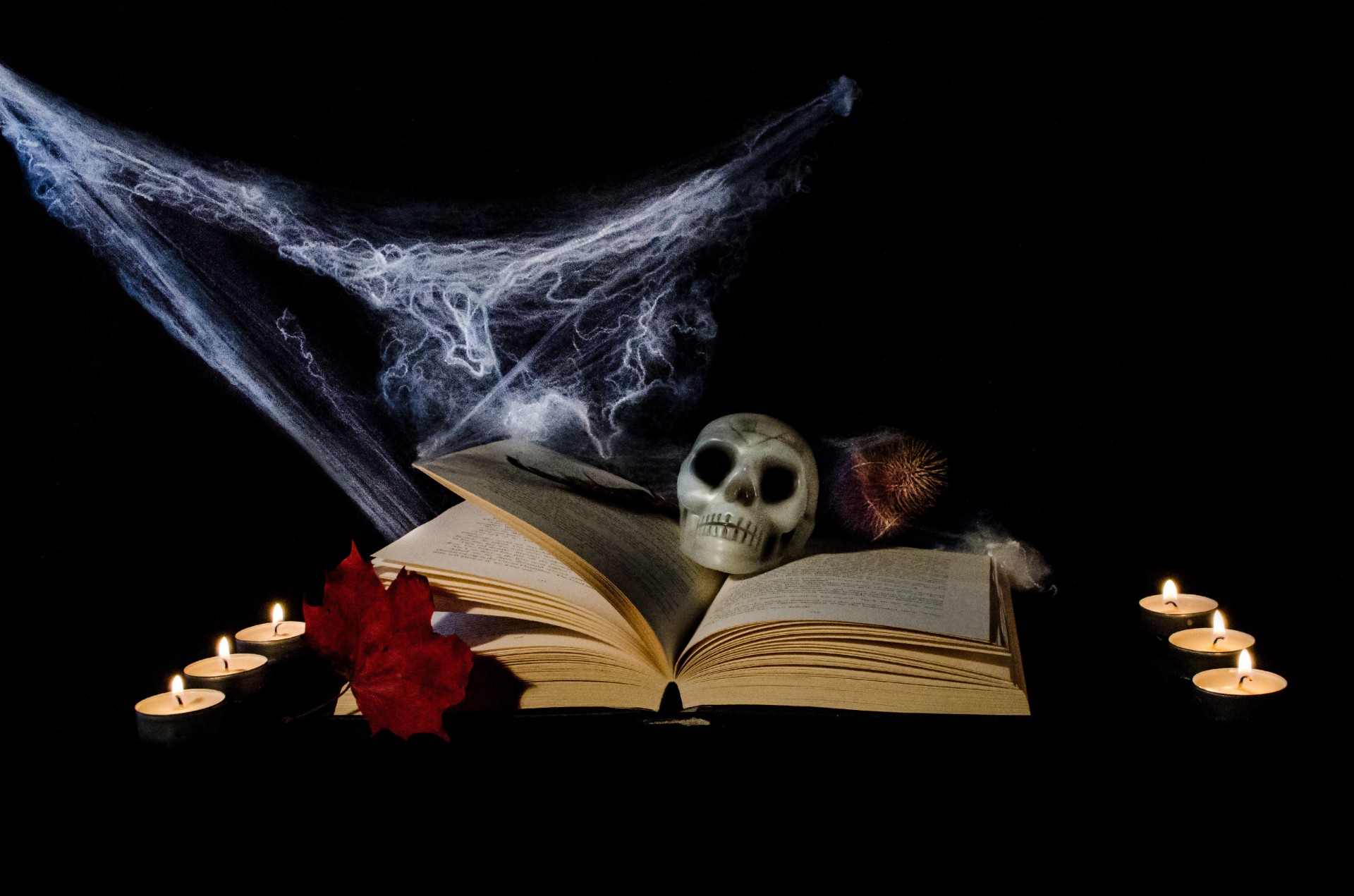 Halloween,  Knyga,  Voratinklis,  Žvakė,  Magija,  Atvirukas,  Kaukolė,  Skeletas,  Šventė,  Baugus
