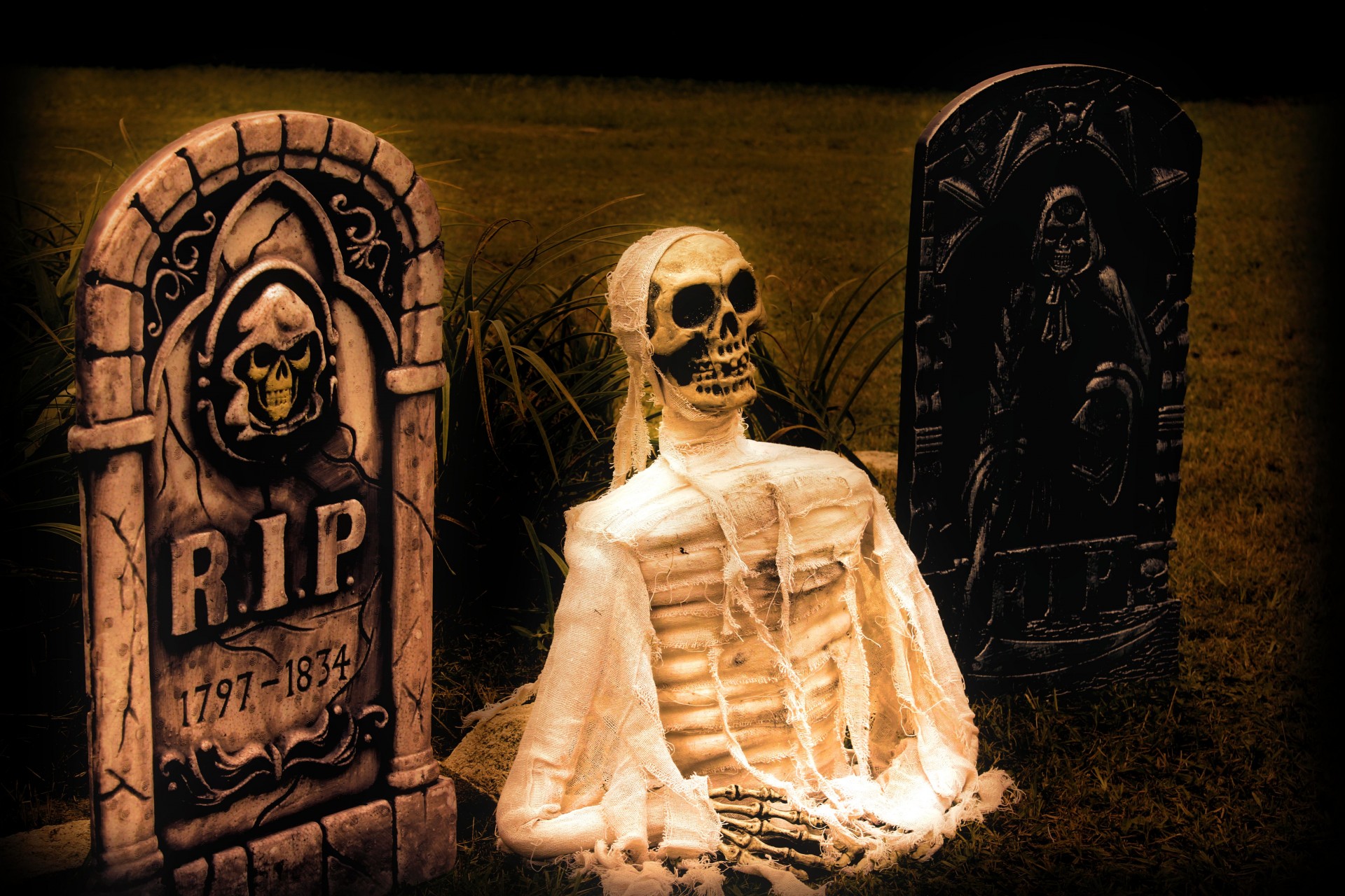 Halloween,  Kapinės,  Rip,  Mirtis,  Miręs,  Skeletas,  Kaukolė,  Baugus,  Žolė,  Kaulai