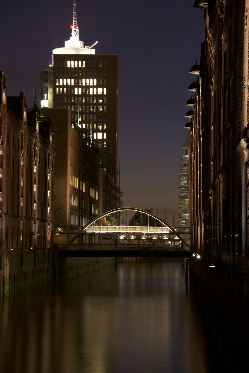Hamburgas, Tiltas, Upė, Miesto Šviesos, Nemokamos Nuotraukos,  Nemokama Licenzija