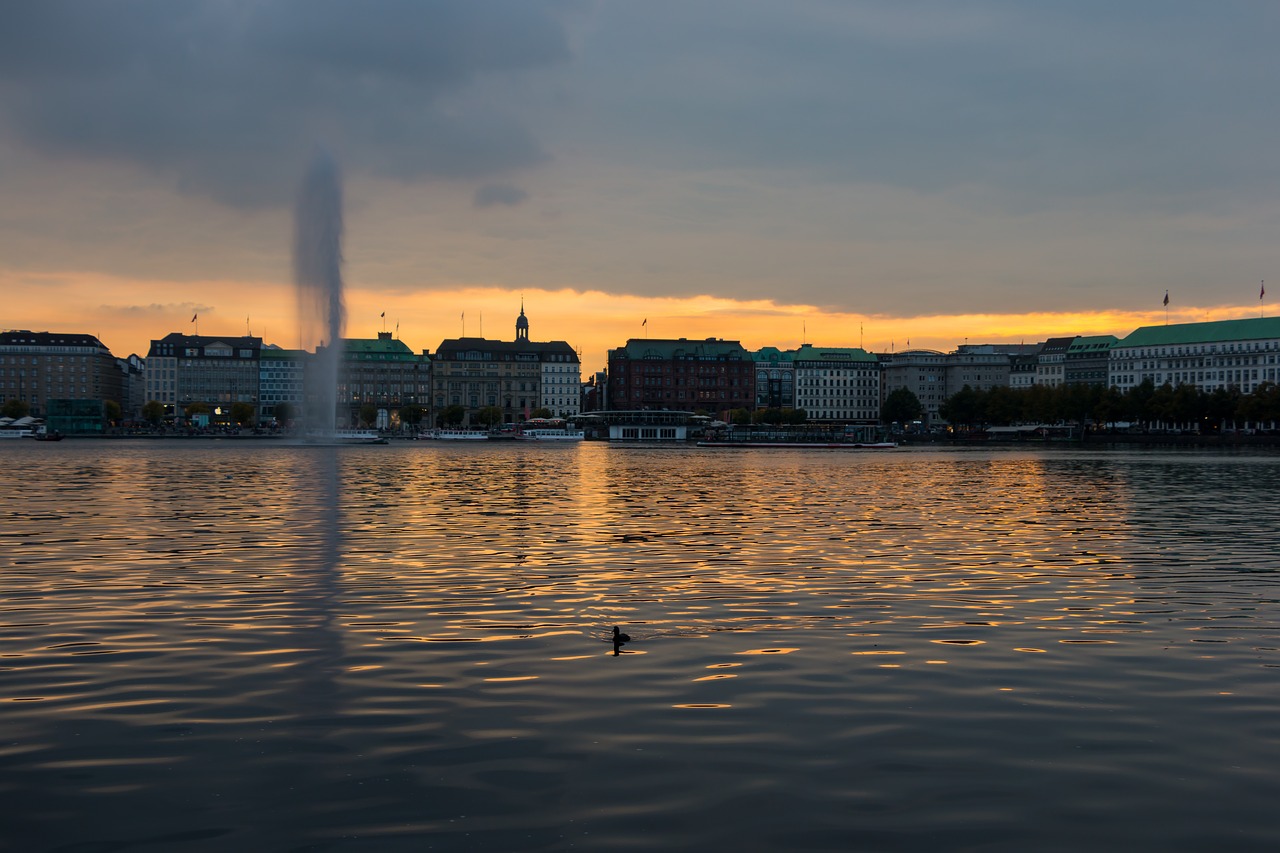 Hamburgas, Alster, Miestas, Abendstimmung, Vanduo, Innenalster, Laisvalaikis, Ežeras, Architektūra, Irklas