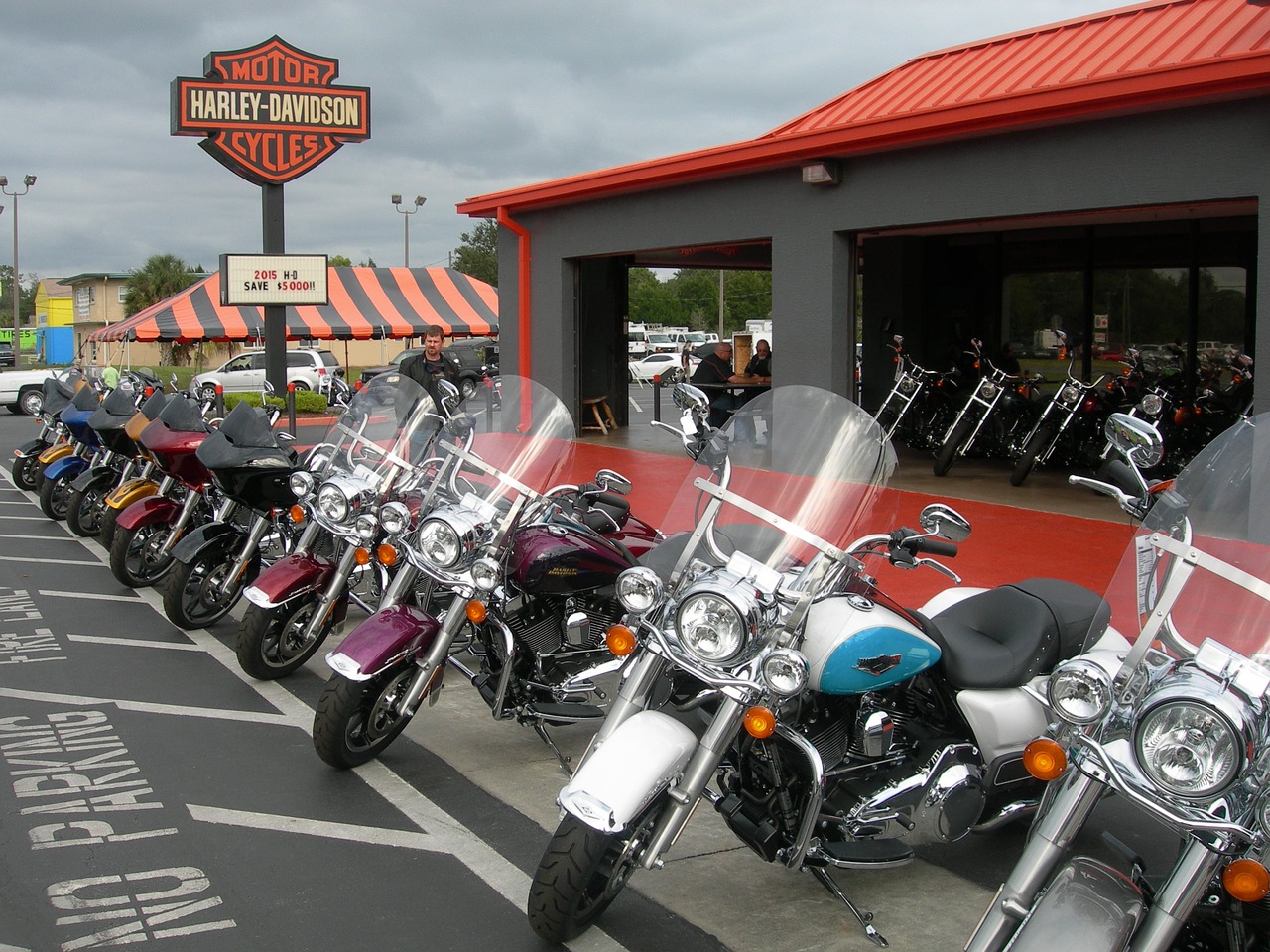 Harley Davidson, Motorosbolt, Parduotuvė, Varikliai, Daug Variklio, Oranžinė, Nemokamos Nuotraukos,  Nemokama Licenzija