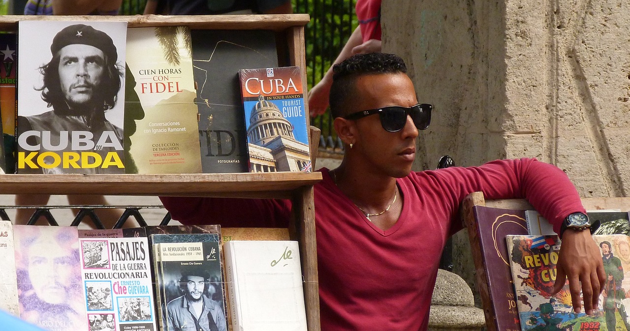 Havana, Kuba, Vyras, Pardavėjas, Latino, Knygos, Atsitiktinis, Che Guevara, Turgus, Nemokamos Nuotraukos