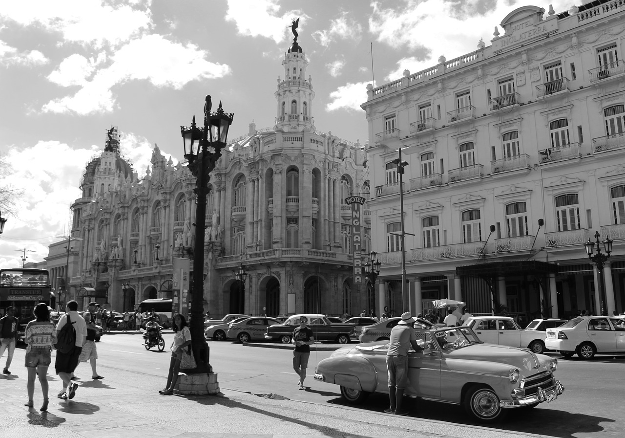 Havana,  Kuba,  Senovinis,  Klasikiniu,  Miestas,  Automobiliai,  Automobilių,  Transporto Priemonės,  Kelionė,  Karibų Jūros