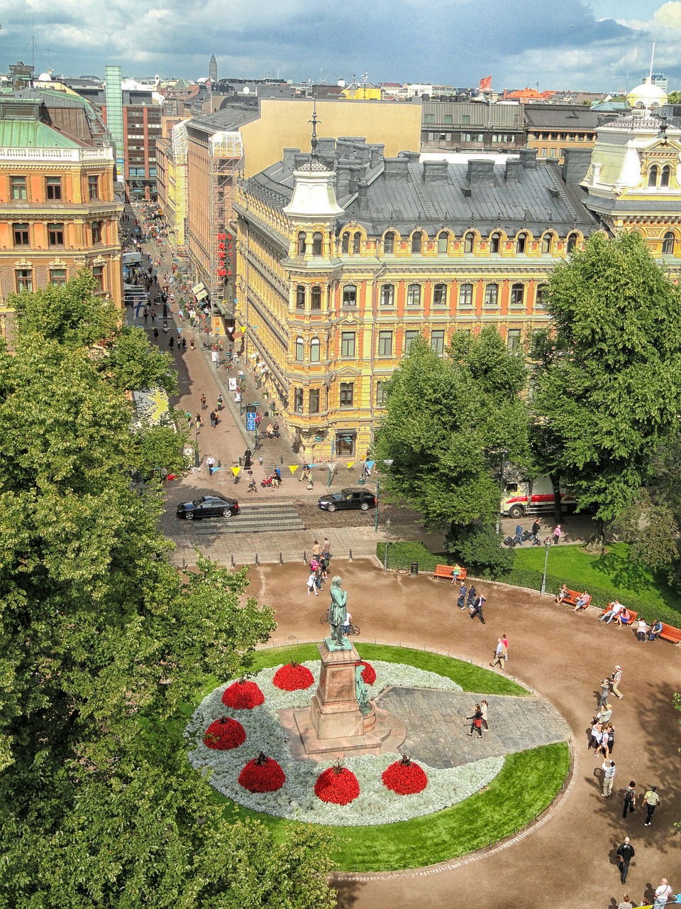 Helsinki, Finland, Plaza, Gėlės, Pastatai, Panorama, Miestas, Žmonės, Hdr, Medžiai