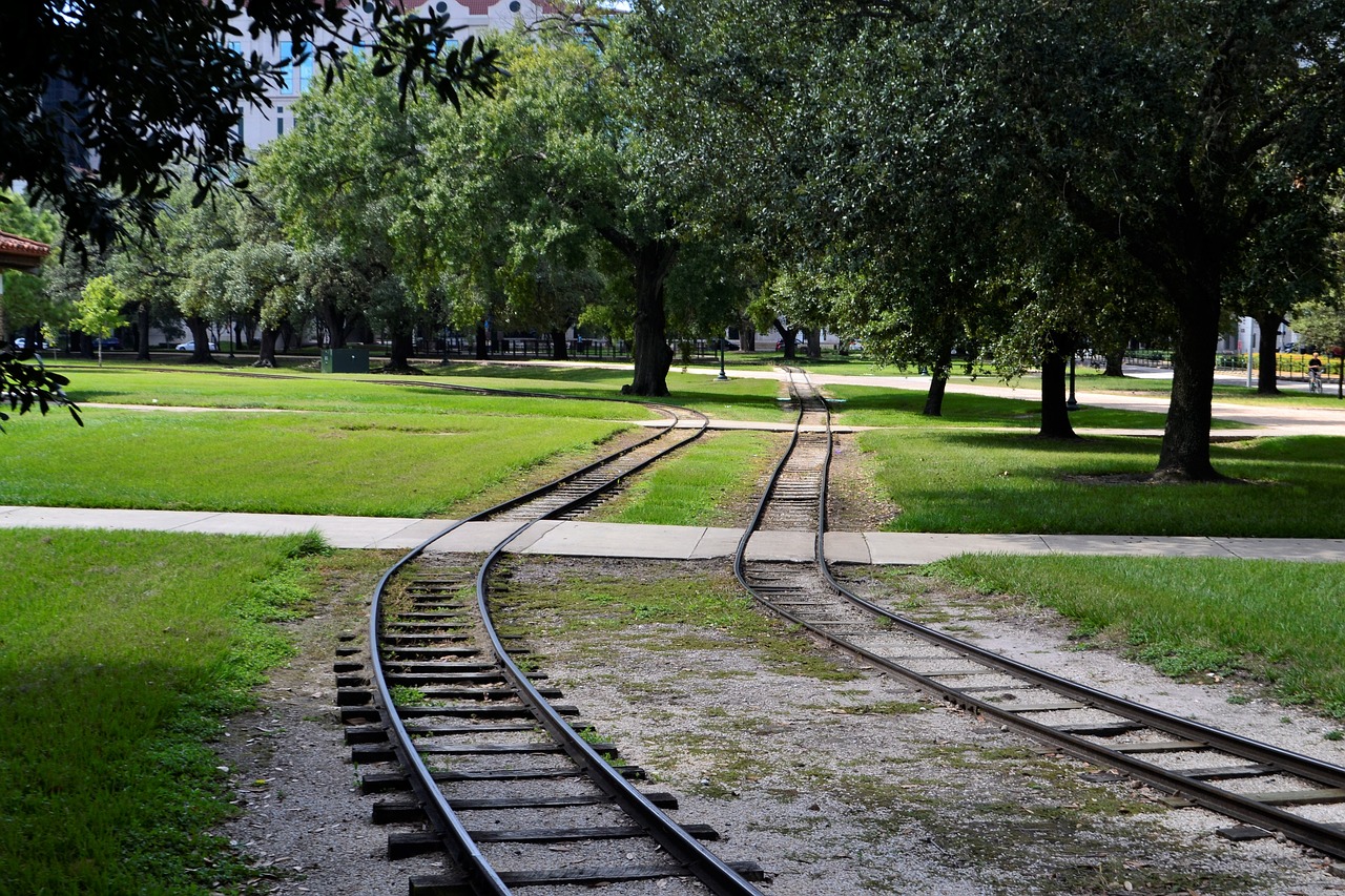 Hermano Parko Traukiniai, Houstonas Teksasas, Traukinio Bėgiai, Trasa, Žolė, Medžiai, Plienas, Žvyras, Traukinys, Vaikai