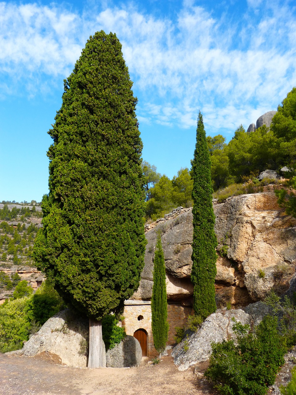 Hermitage Of Sant Roc, Cabassers, Anksčiau, Kiparisas, Montsant, Nemokamos Nuotraukos,  Nemokama Licenzija