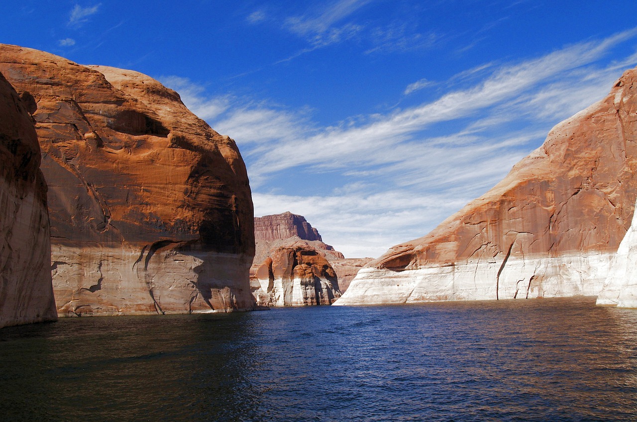 Aukštas, Rokas, Šalia, Vaivorykštės Tiltas, Ežero Powell, Arizona, Usa, Puslapis, Turistų Atrakcijos, Paminklas