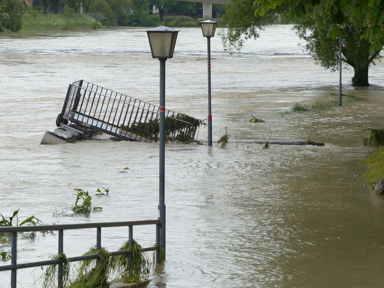 Didelis Vanduo, Kelias, Sumažėjo, Žalą, Potvynių Nuostoliai, Sunaikinimas, Danube, Ulm, Lietingas Oras, Srutos