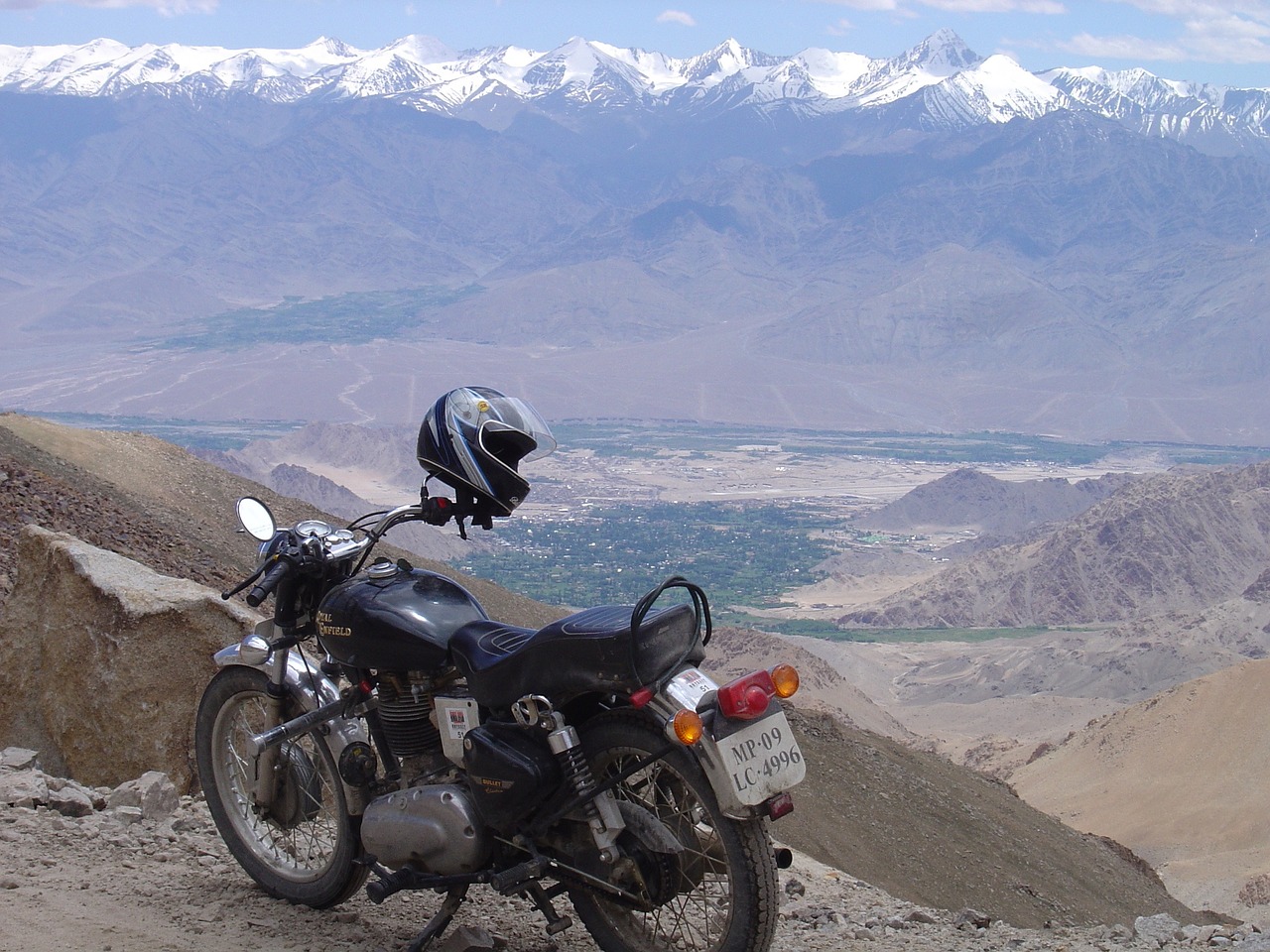 Didžiausias Varomasis Kelias, Piligrimystė Į Karališkąjį Enfield, Kardungla Pass, Leh, Ladakh, Nubhra Slėnis, Nubra, Vienatvė, Peizažas, Kraštovaizdis