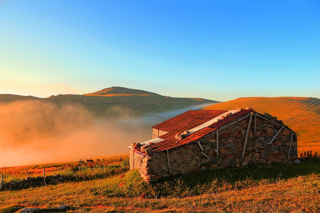 Highland, Aukštumos Namas, Mūrinis Namas, Mėlynas, Dangus, Žolė, Kalnas, Nemokamos Nuotraukos,  Nemokama Licenzija