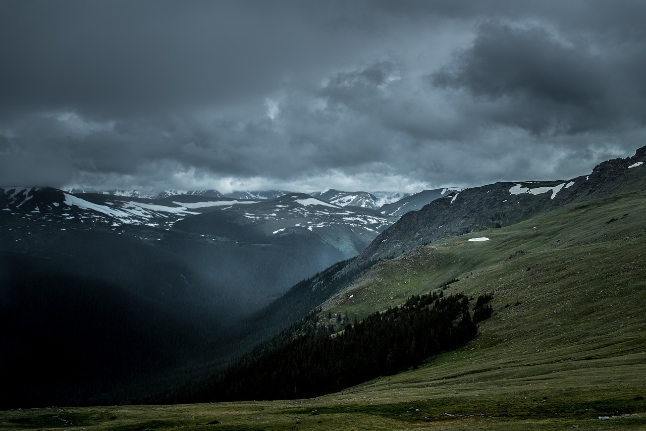 Highland, Kalnas, Tamsi, Medžiai, Augalas, Žalias, Žolė, Debesys, Nemokamos Nuotraukos,  Nemokama Licenzija