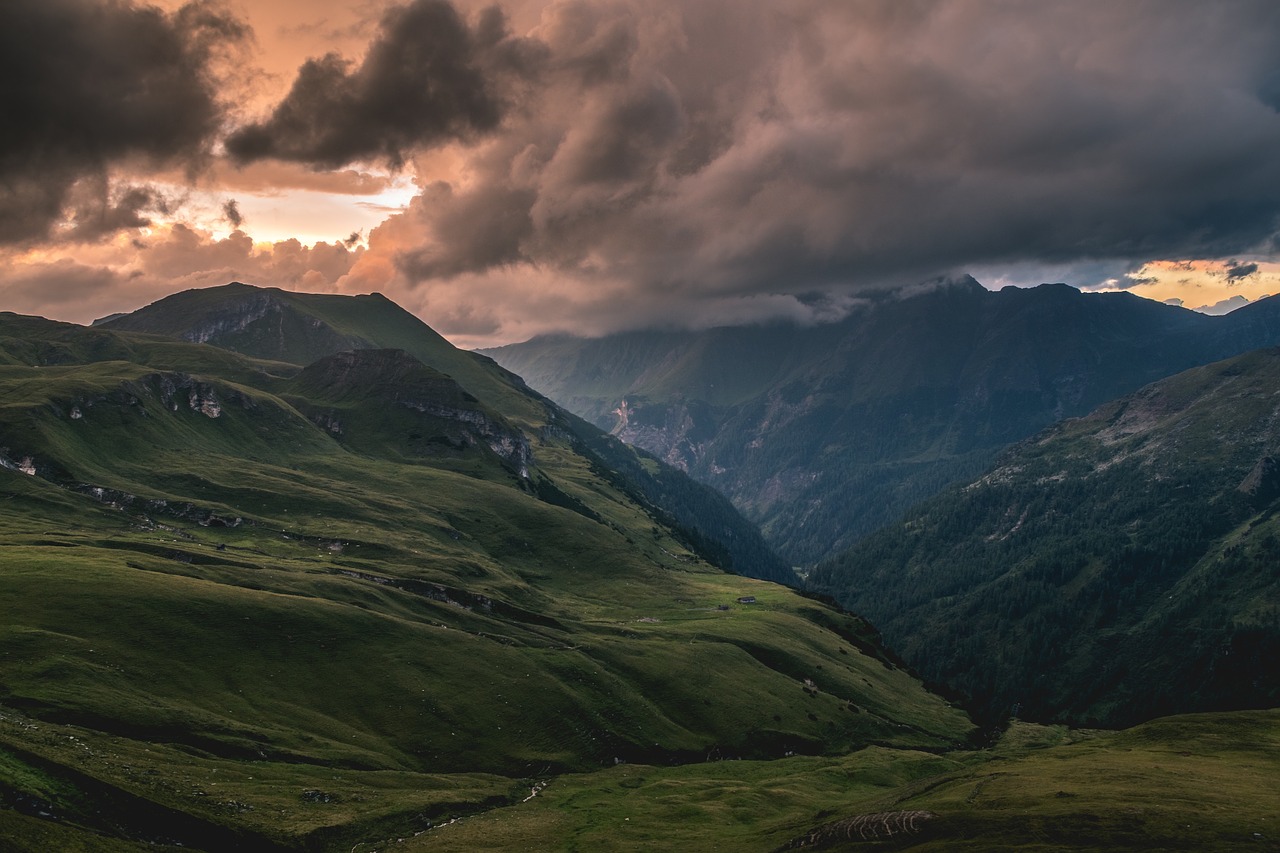 Highland, Medžiai, Augalas, Žalias, Žolė, Gamta, Kraštovaizdis, Saulėlydis, Dangus, Kalnas