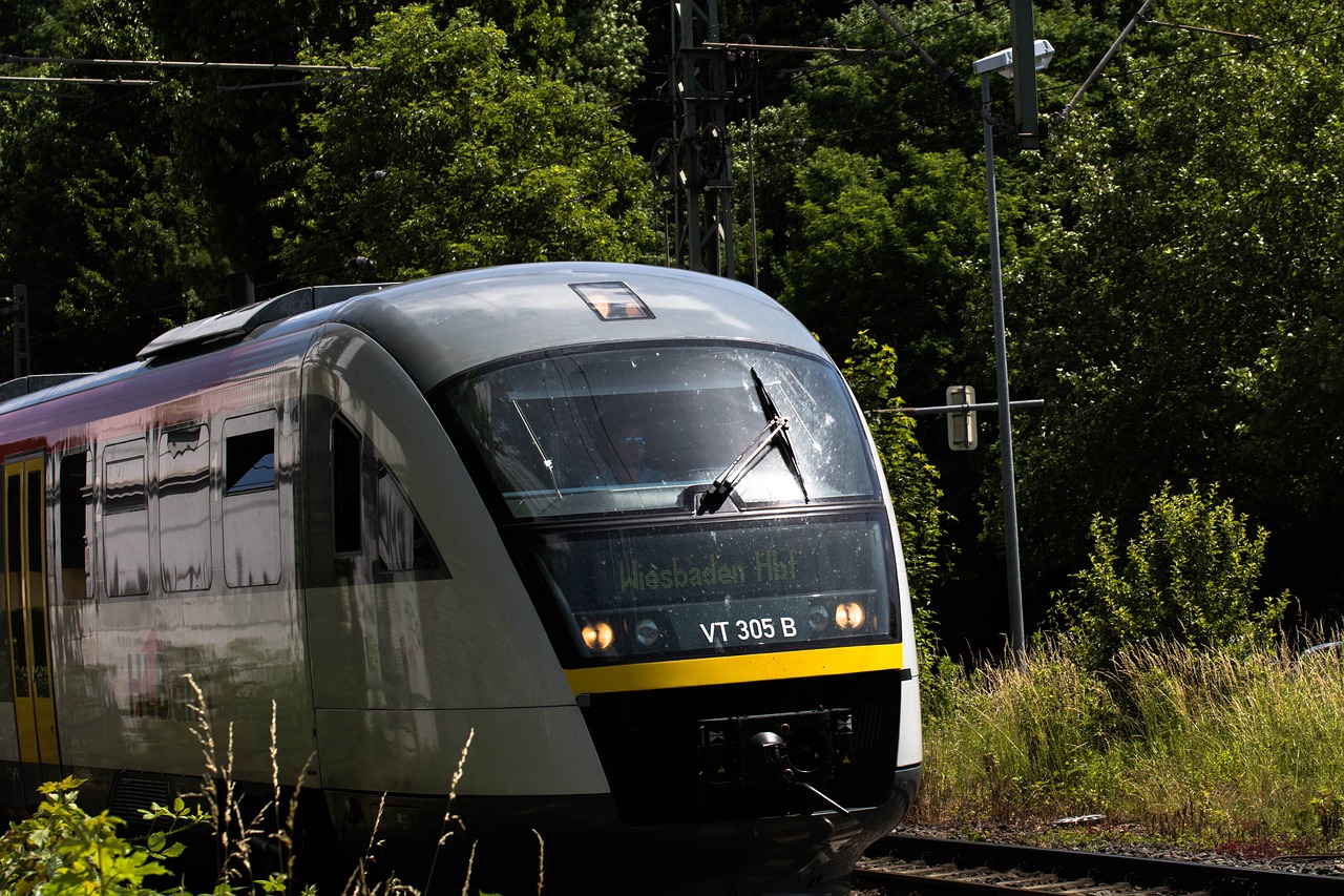 Hlb, Heseno Valstijos Geležinkelis, Traukinys, Regioninis Traukinys, Viešosios Transporto Priemonės, Geležinkelis, Atrodė, Geležinkelių Transportas, Kelionė, Transportas