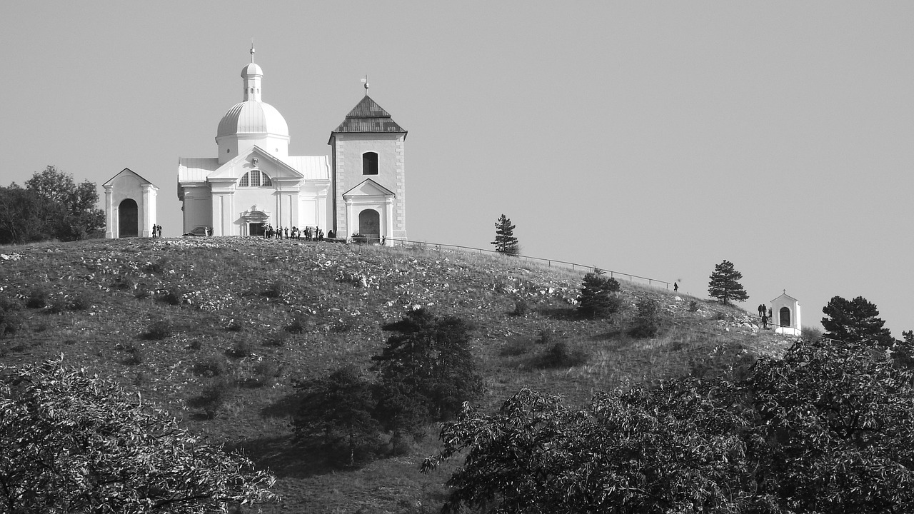 Šventasis Kalnas, Piligrimystės Vieta, Bažnyčia Ant Kalvos, Mikulov, Moravija, B W Fotografija, Paminklas, Čekijos Respublika, Dalykai, Kuriuos Reikia Padaryti