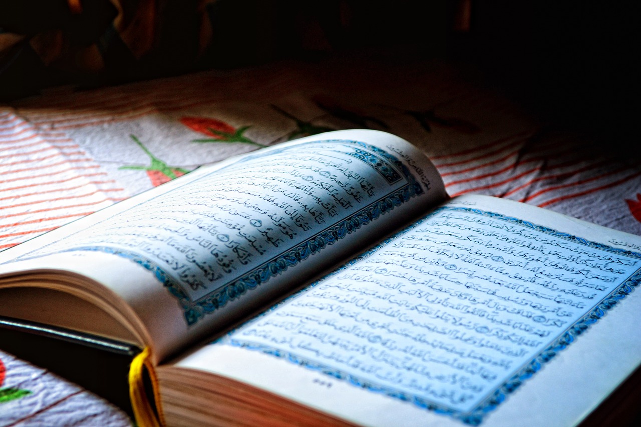 Šventoji Koranas, Ramadanas, Šventas, Mėnuo, Atverskite Knygą, Arabiškas, Musulmonas, Islamas, Religija, Melstis