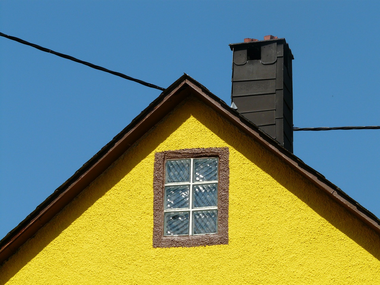 Namai, Gable, Stogas, Kaminas, Langas, Fasadas, Architektūra, Geltona, Citrina, Dažytos