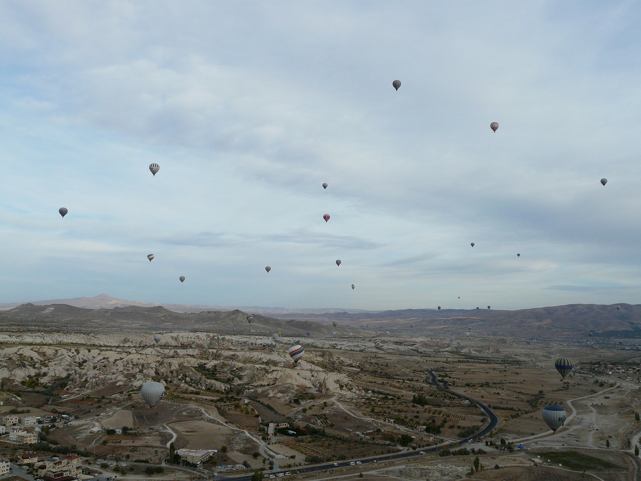 Karšto Oro Balionai, Nelaisvėje Esantys Balionai, Skrydis Karšto Oro Balionu, Oro Sportas, Dulkėtas, Skristi, Cappadocia, Turkija, Nemokamos Nuotraukos,  Nemokama Licenzija