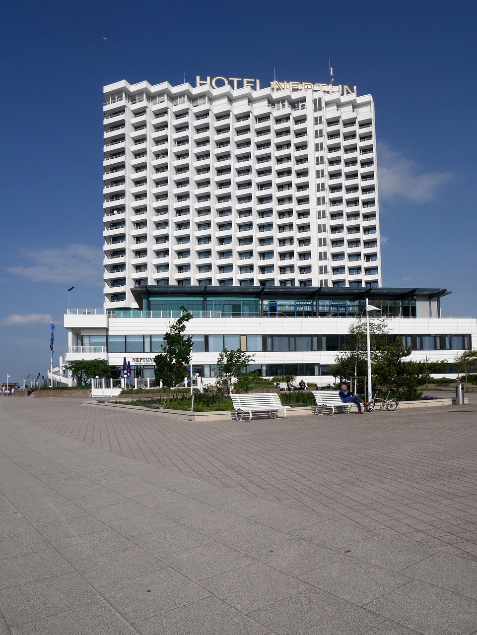 Viešbutis, Viešbutis Neptūnas, Warnemünde, Paplūdimio Promenadas, Turizmas, Mecklenburg West Pomerania, Baltijos Jūra, Architektūra, Nemokamos Nuotraukos,  Nemokama Licenzija