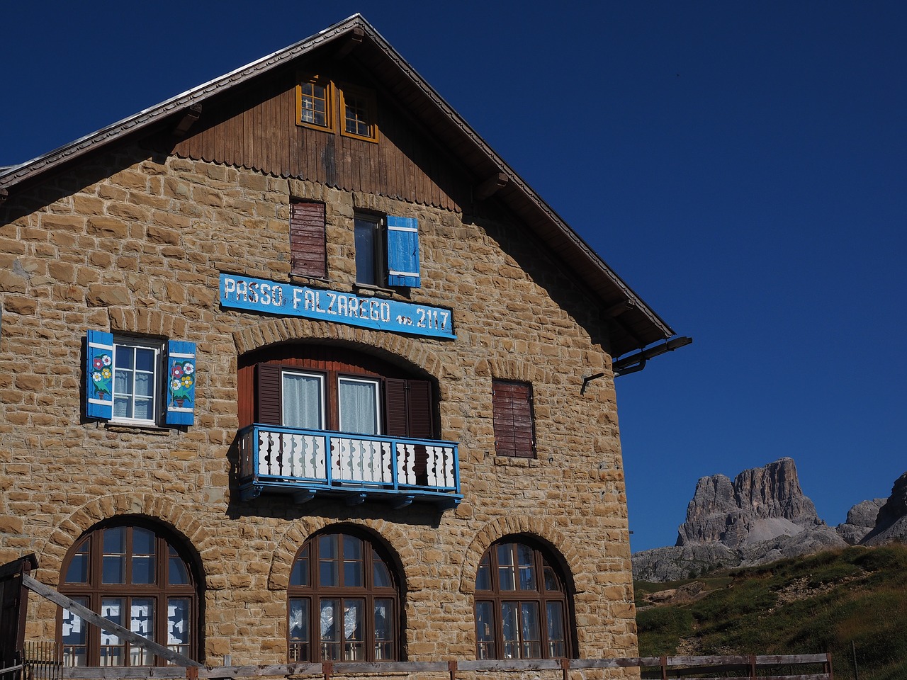 Viešbutis, Namai, Apgyvendinimas, Praeiti, Falzarego Pass, Dolomitai, Italy, South Tyrol, Kalnų Viešbutis, Kalnų Restoranas