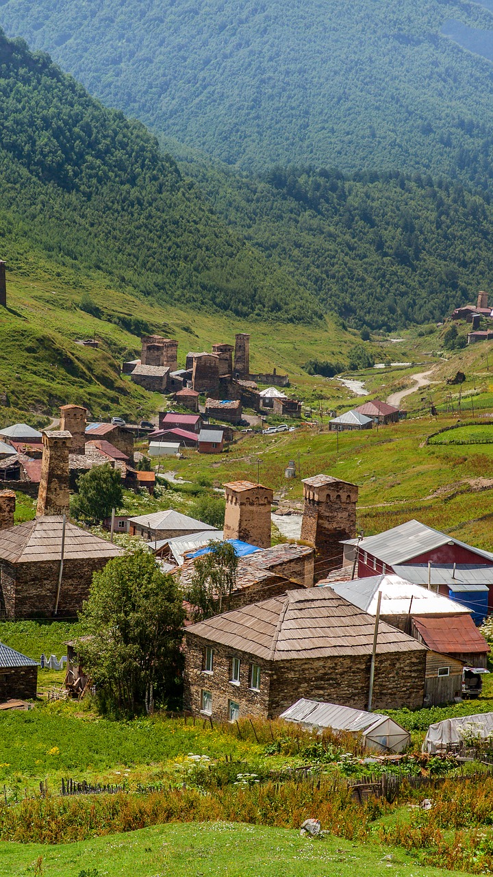 Namas,  Mountain House,  Meadow,  Žalia Žolė,  Kalnai,  Dangus,  Debesys, Nemokamos Nuotraukos,  Nemokama Licenzija