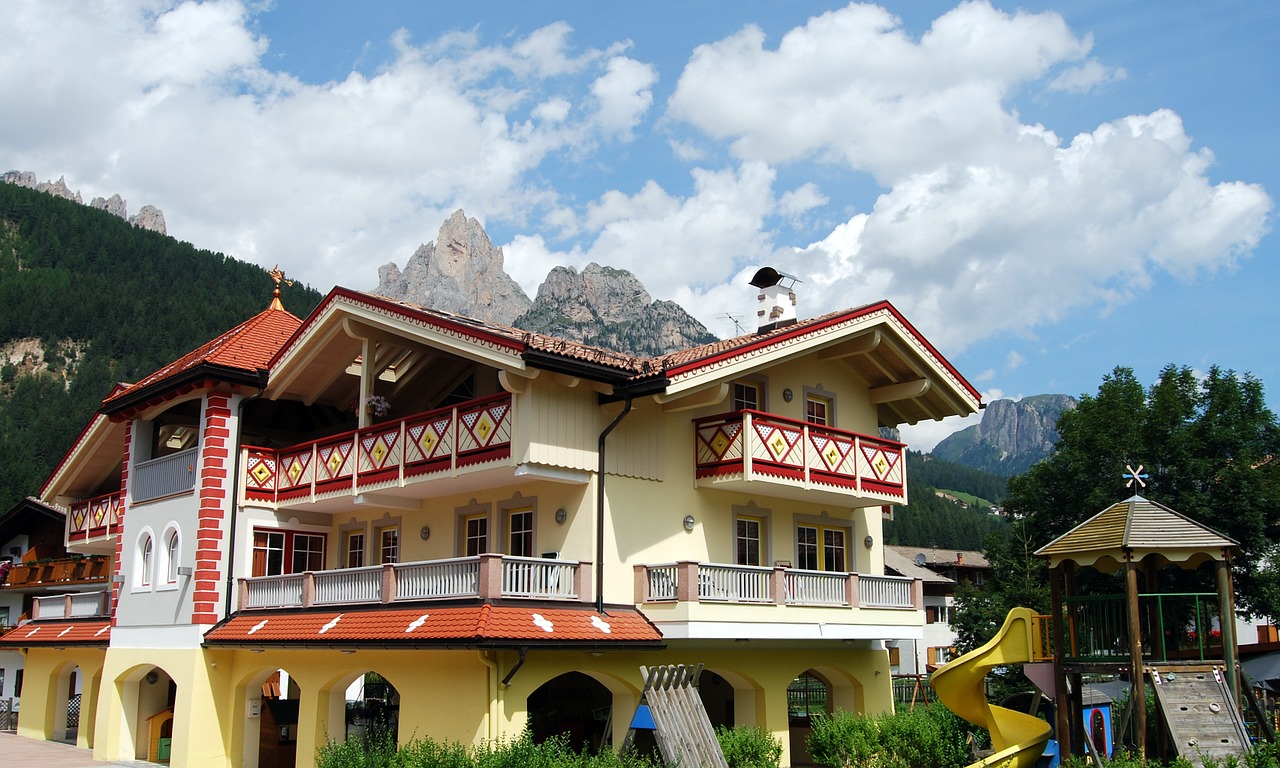 Namas, Dolomitai, Kalnas, Dangus, Debesys, Žiūrovas, Medžiai, Italy, Nemokamos Nuotraukos,  Nemokama Licenzija