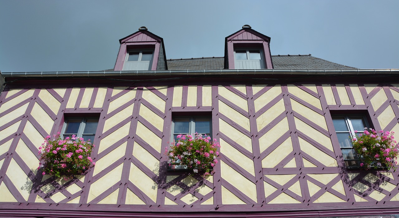 Senas Namas, Medžiai Su Rėmeliais, Kaimas, Dol De Bretagne, France Turistinis Miestas, Nemokamos Nuotraukos,  Nemokama Licenzija