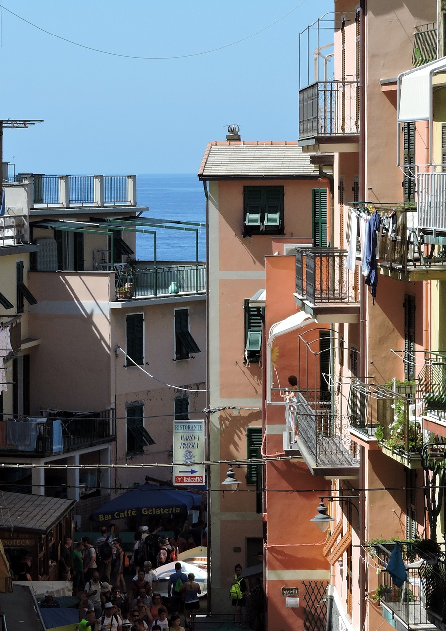 Namai, Cinque Terre, Riomaggiore, Jūra, Spalvos, Italy, Ligurija, Turistai, Balkonai, Nemokamos Nuotraukos