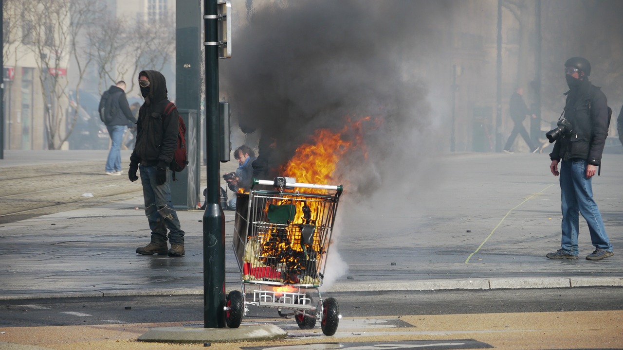 Įvykis, Ugnis, Žmonės, Prieš, Valdžia, Bendrovė, Gatvė, Politika, Aukos, Protestas