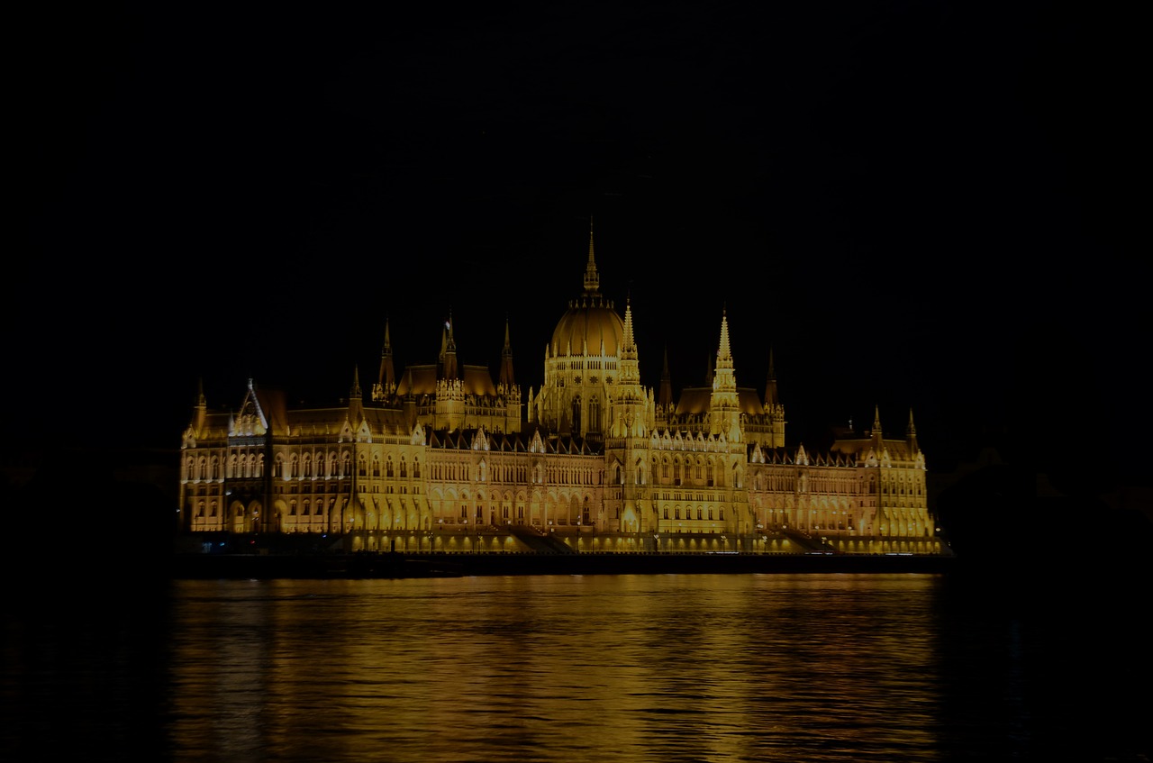 Vengrijos Parlamentas, Naktį, Vaikščioti, Vakare, Šviesa, Vengrija, Kapitalas, Nemokamos Nuotraukos,  Nemokama Licenzija
