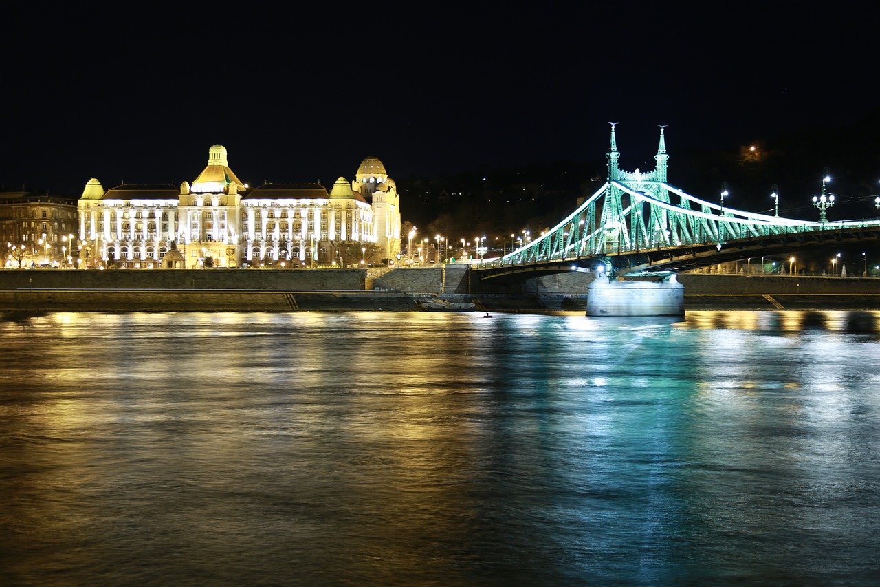 Vengrija, Budapest, Laisvės Tiltas, Nemokamos Nuotraukos,  Nemokama Licenzija