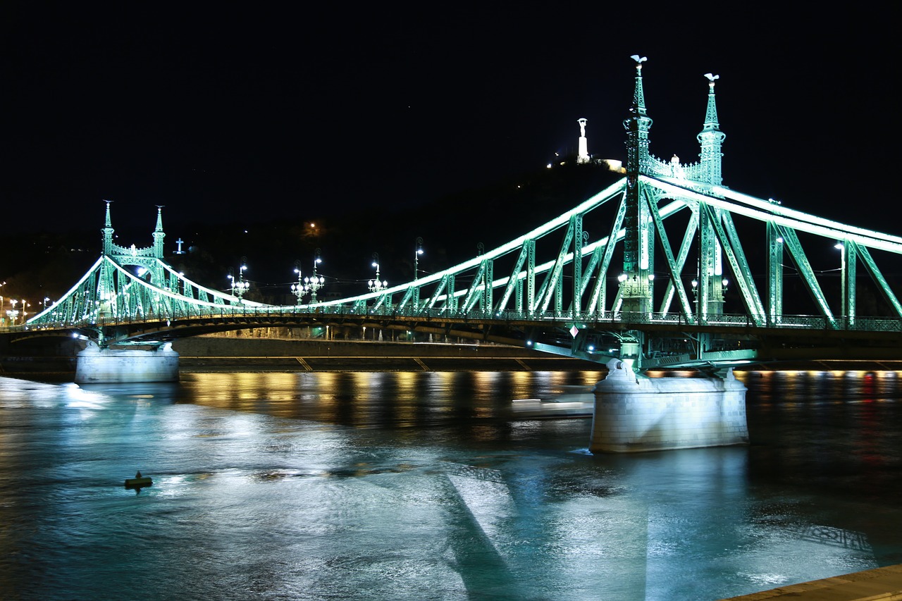 Vengrija, Budapest, Laisvės Tiltas, Nemokamos Nuotraukos,  Nemokama Licenzija