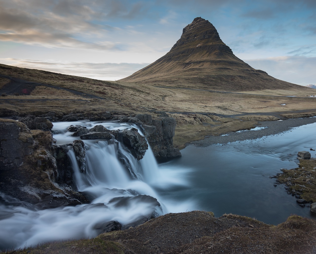 Iceland, Kirkjufellsfoss, Goldenhours, Longexposure, Krioklys, Kalnai, Kirkjufell, Orientyras, Vulkaninis, Kraštovaizdis